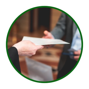 2 people sharing a report.